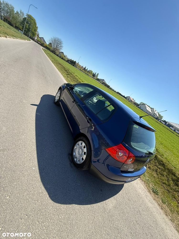 Volkswagen Golf - 1