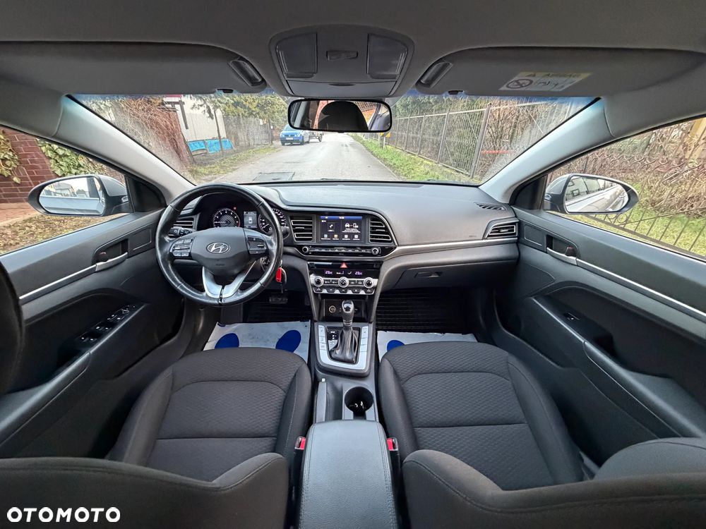 Hyundai Elantra 1.6 Comfort - 7