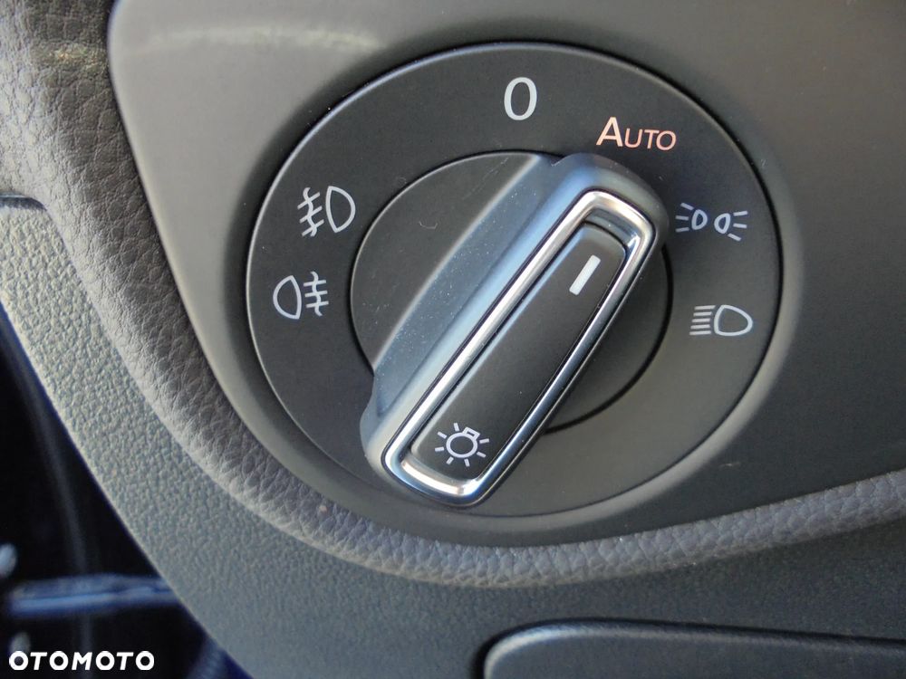 Volkswagen Touran 2.0 TDI SCR DSG IQ.DRIVE - 18