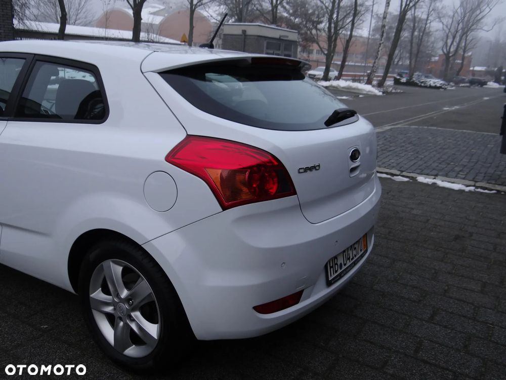 Kia ProCeed 1.4 CVVT Dream-Team Edition - 16