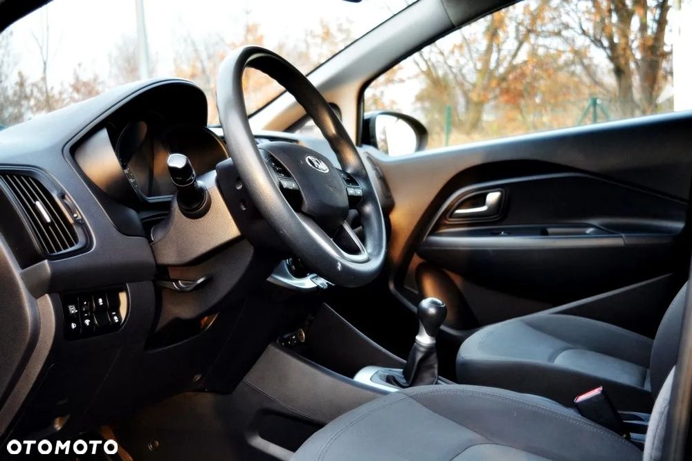 Kia Rio 1.2 Attract - 8