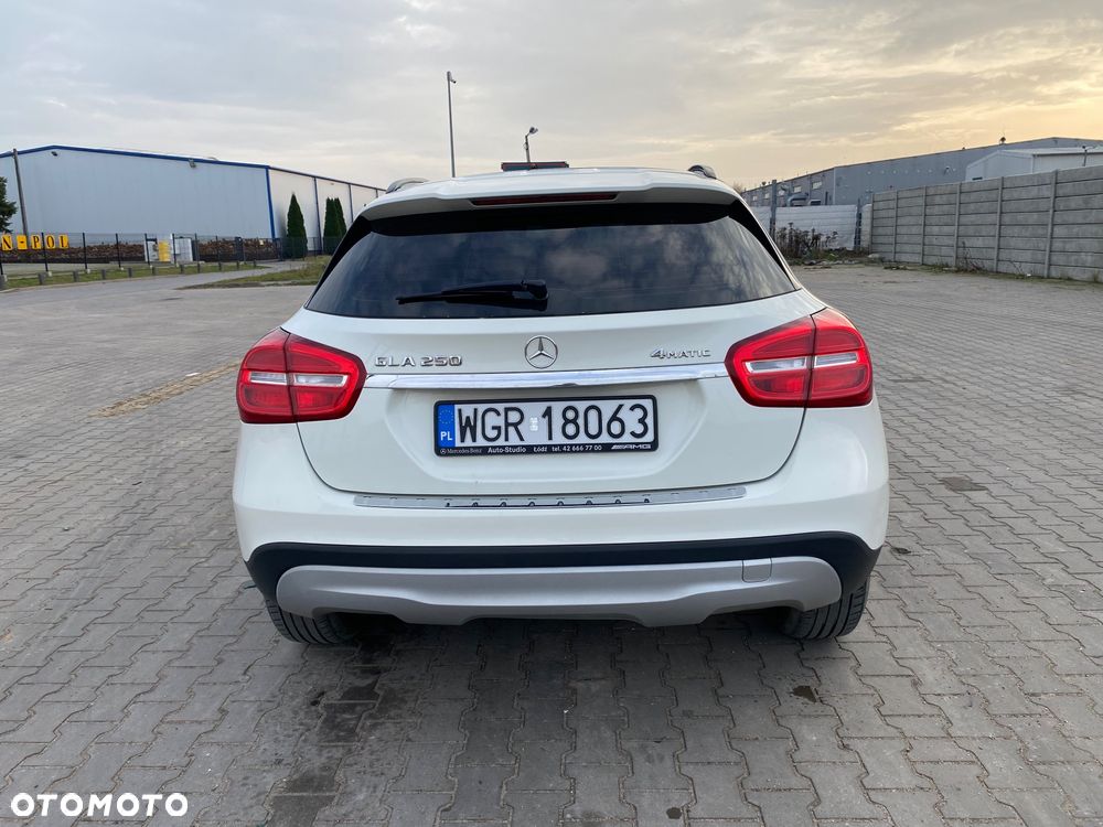 Mercedes-Benz GLA 250 4-Matic - 7