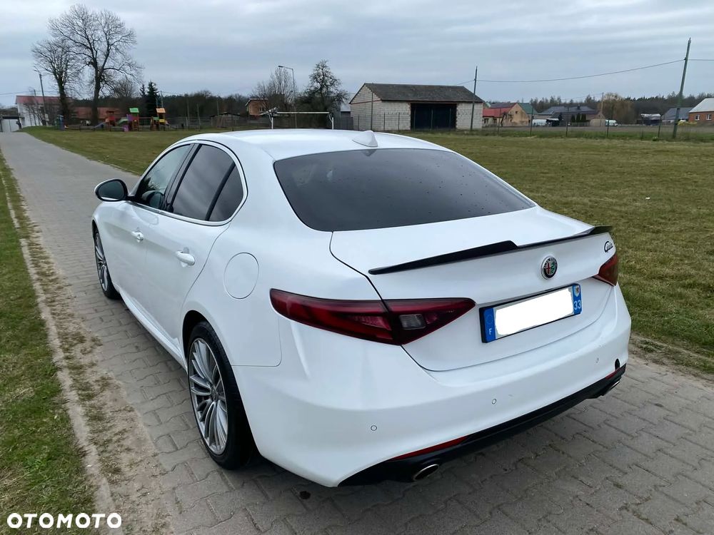 Alfa Romeo Giulia 2.2 AT8 Super - 6
