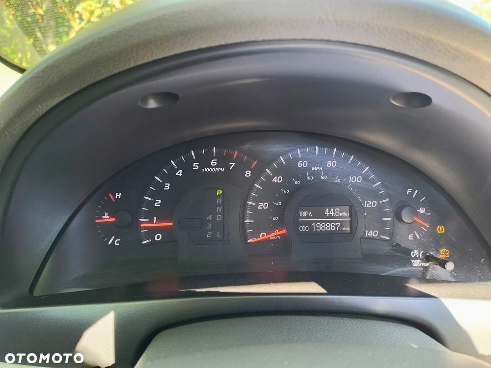 Toyota Camry - 11