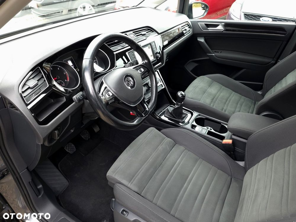 Volkswagen Touran 2.0 TDI BMT Highline - 10