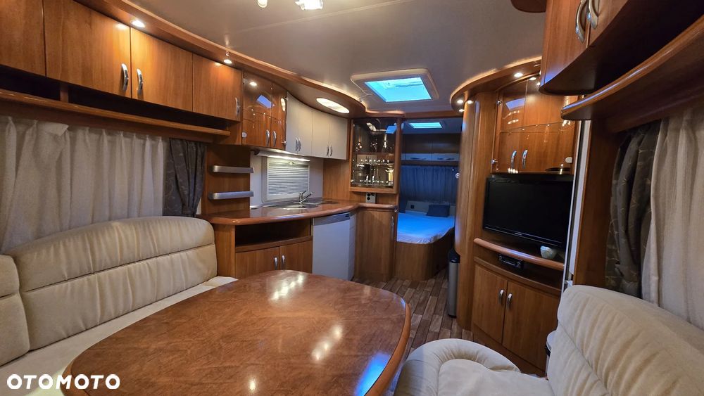 Hobby 560 Excelsior Mover Solar TV/DVD Radio Hi-Fi Isabella Łazienka / WC - 2