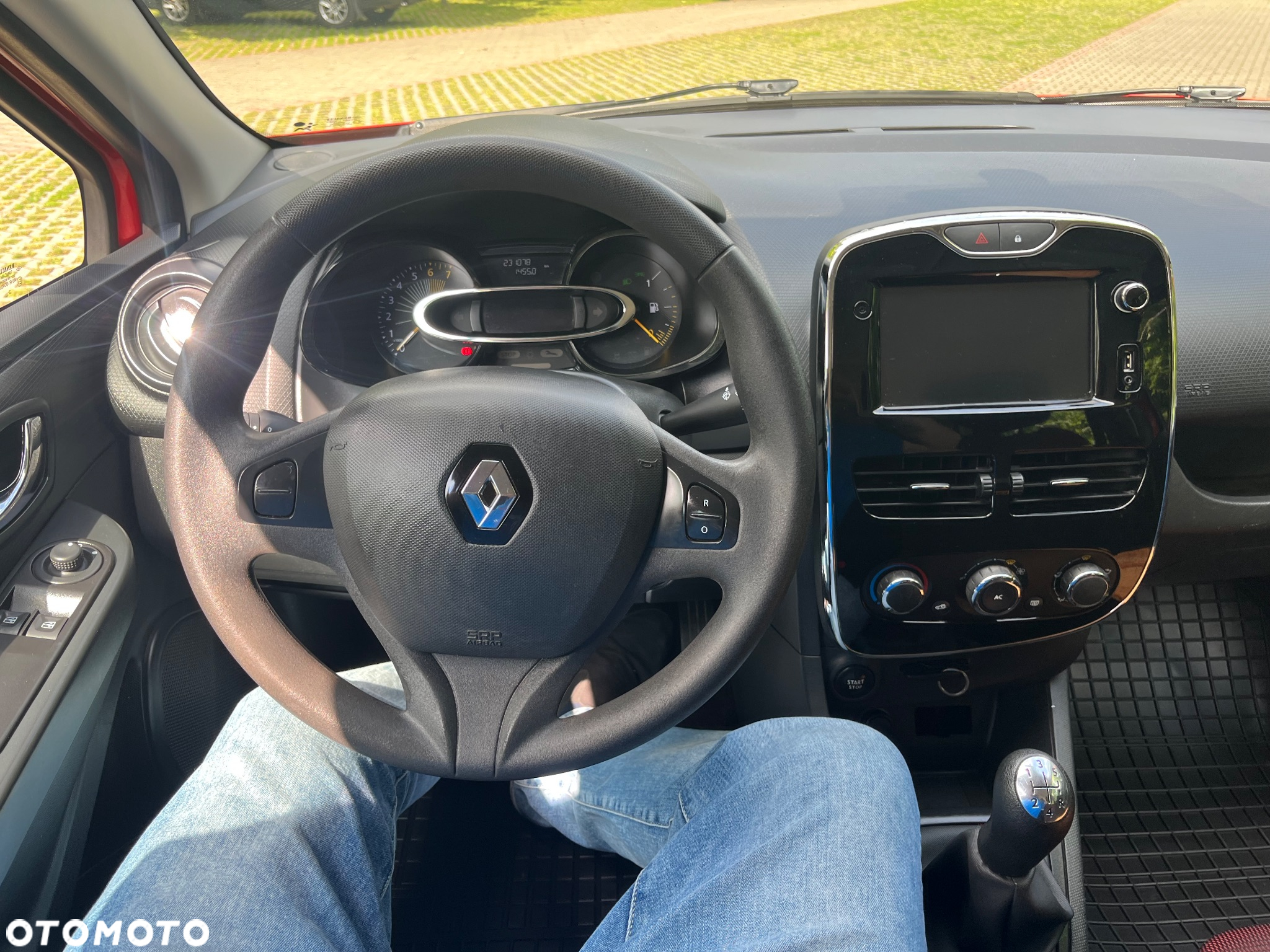 Renault Clio - 26