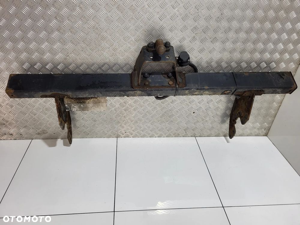 Toyota Hilux VII Hak Holowniczy Belka Kula - 1
