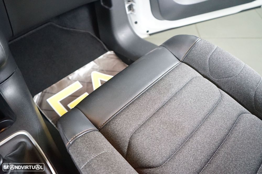 Citroën C3 1.2 PureTech Shine - 35