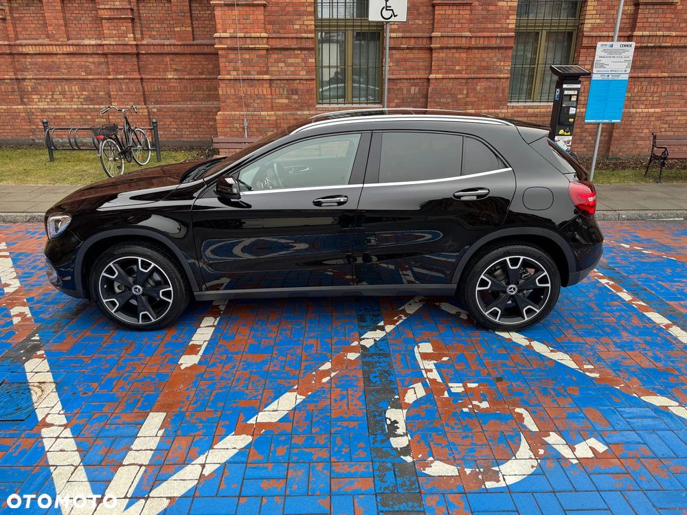 Mercedes-Benz GLA 250 7G-DCT UrbanStyle Edition - 3
