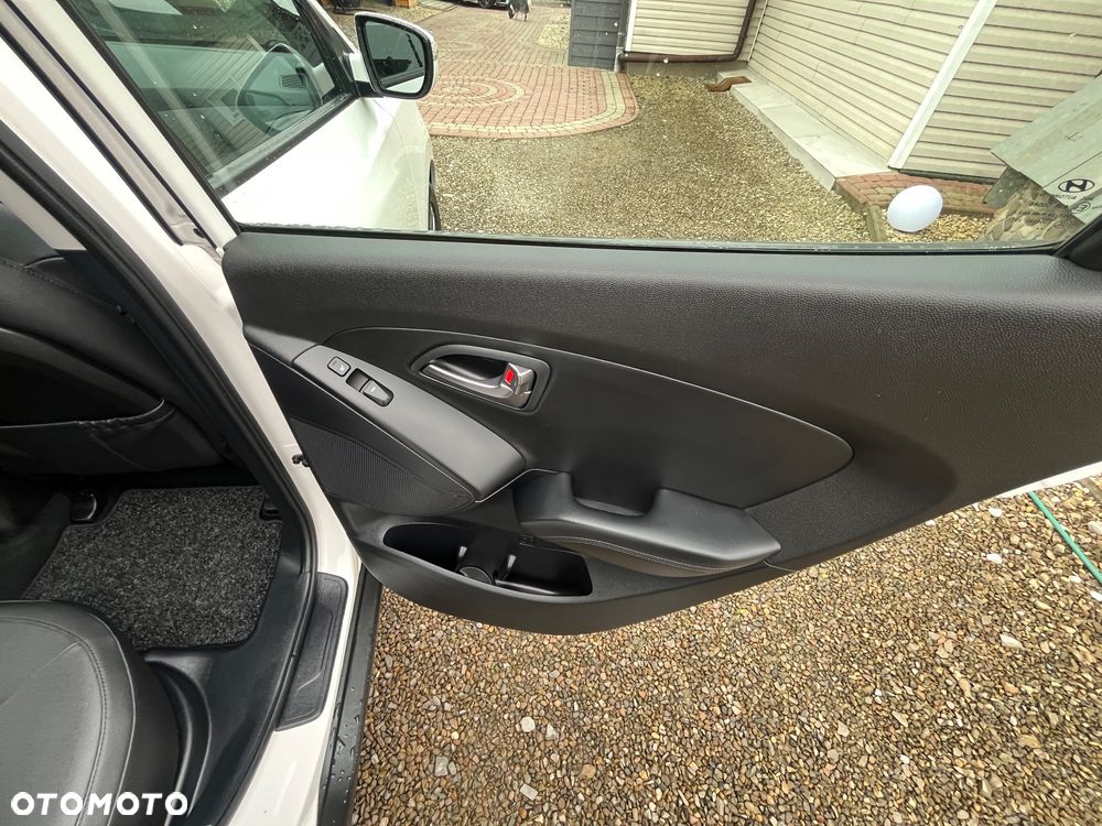 Hyundai ix35 1.6 2WD Fifa World Cup Edition - 36