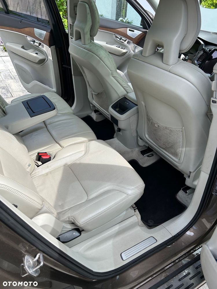 Volvo XC 90 D5 AWD Inscription 7os - 31