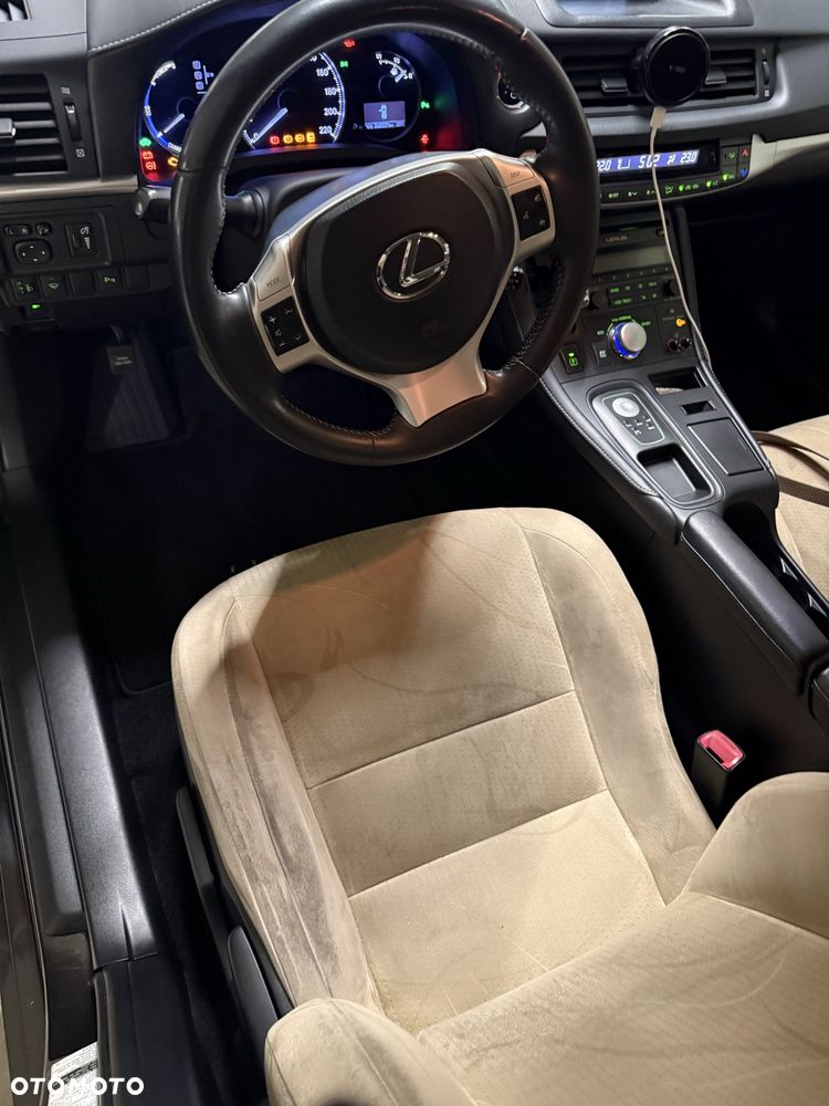 Lexus CT - 6