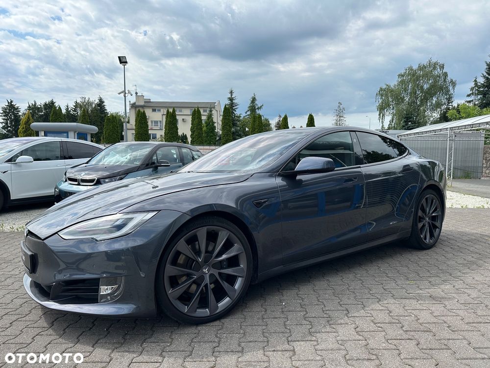 Tesla Model S - 5