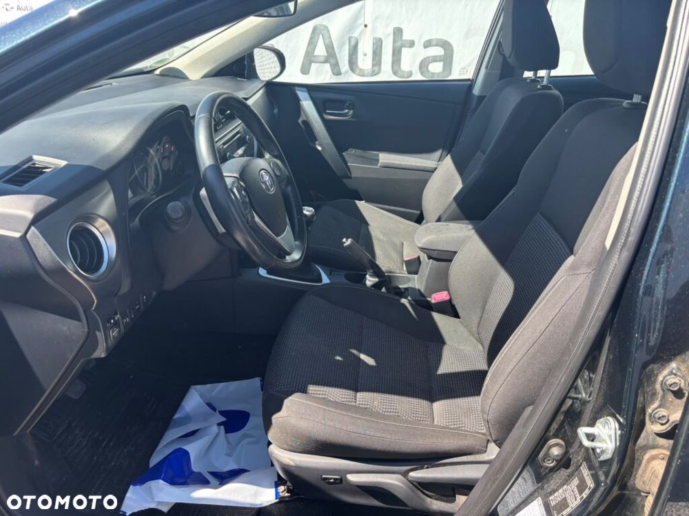 Toyota Auris 1.4 D-4D - 11