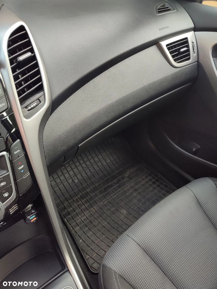 Hyundai i30 1.4 Comfort - 14