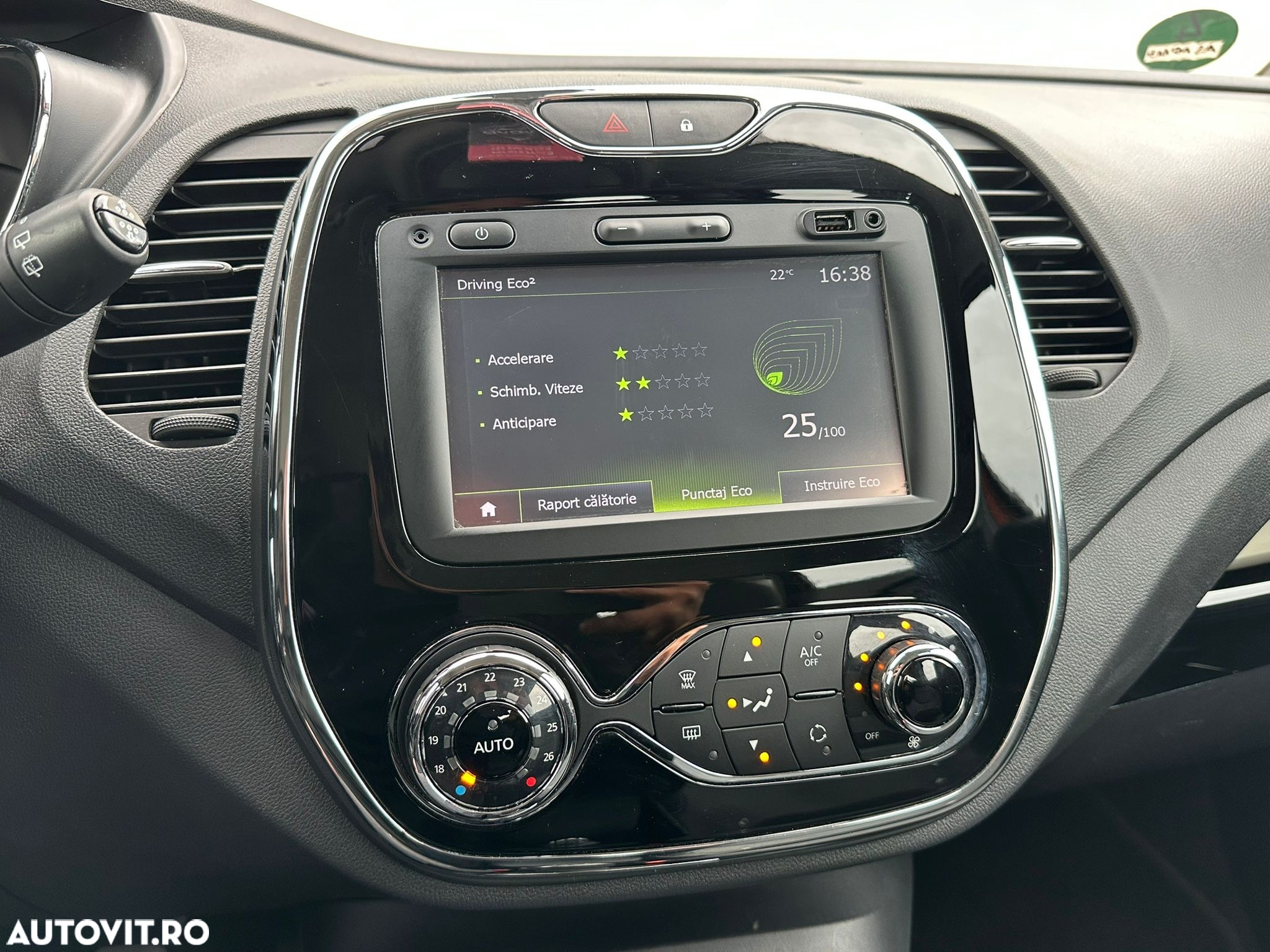 Renault Captur (ENERGY) TCe 90 INTENS - 16