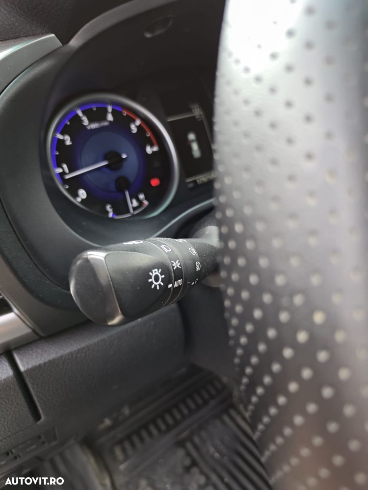 Toyota Hilux 4x4 Double Cab M/T Style - 20