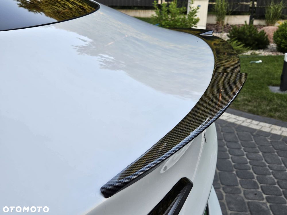 Tesla Model 3 - 12