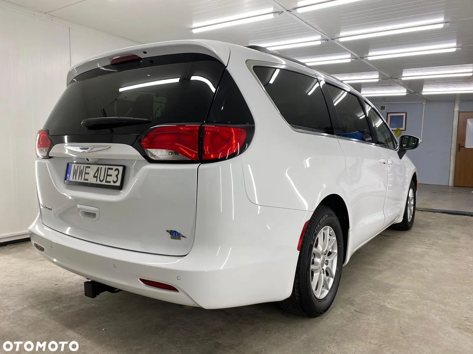 Chrysler Pacifica - 4