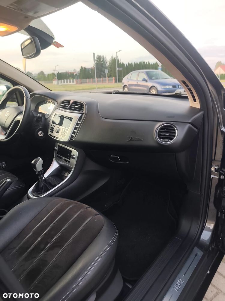 Lancia Delta 1.4 T-Jet Oro - 8