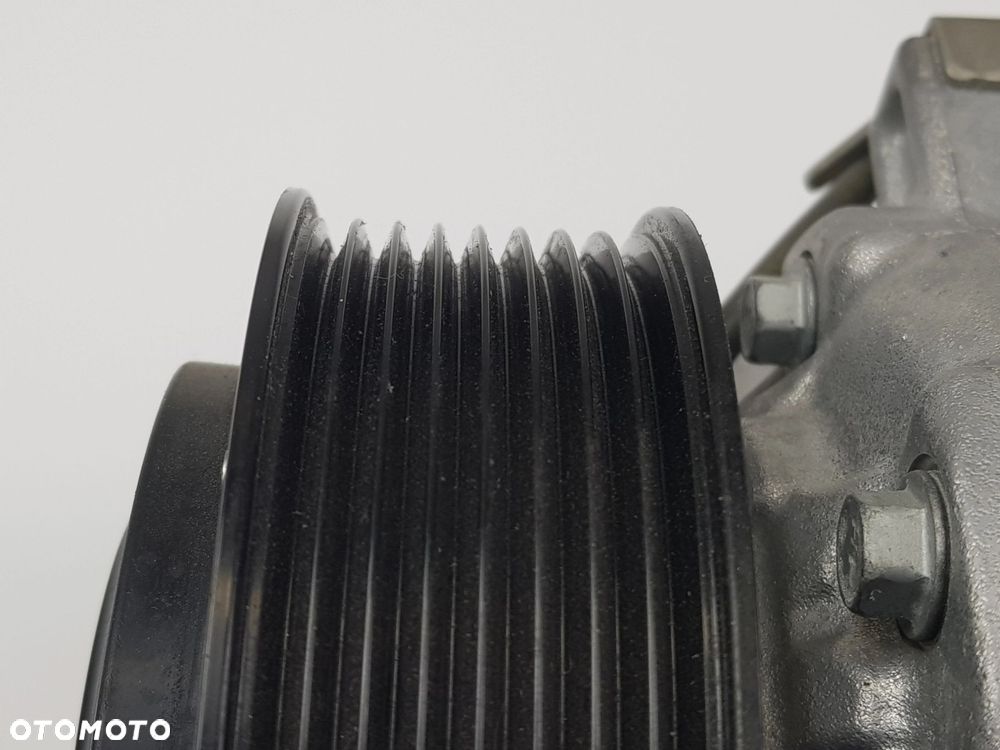 Kompresor Sprężarka klimatyzacji BMW X3 G01 X4 G02 G20 G22 7948805 - 7