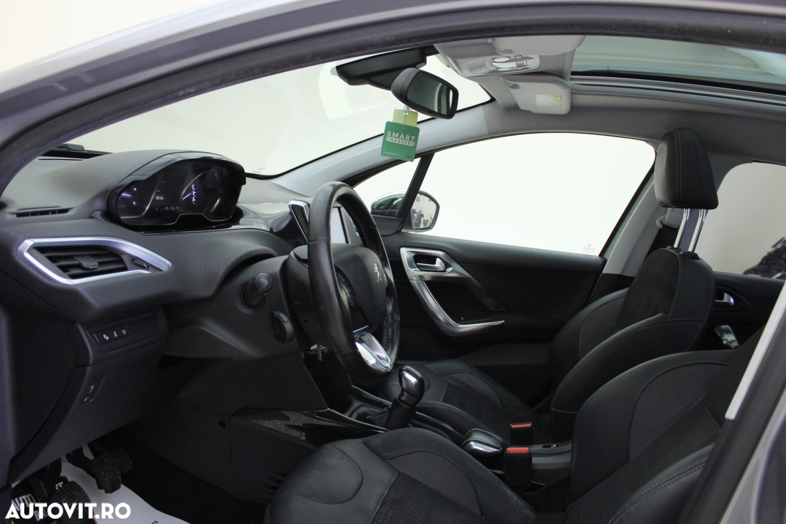 Peugeot 2008 - 12