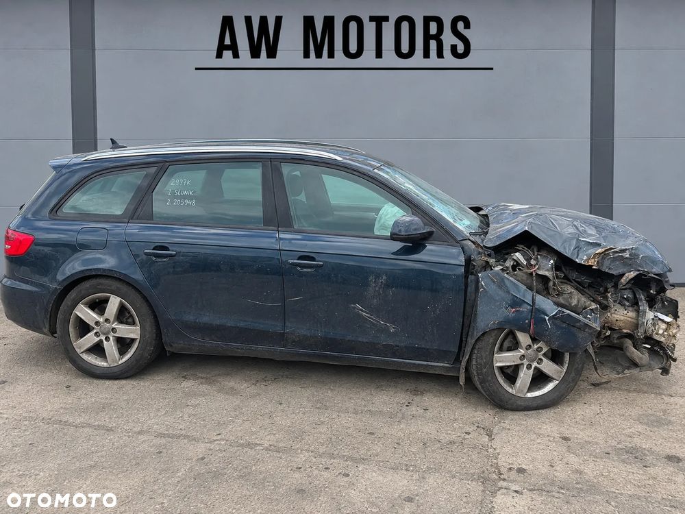 AUDI A4 2008 *SAMOCHÓD NA CZĘŚCI* 6874 X5 / Z7H MASKA, LAMPA, DRZWI, LUSTERKO, ZDERZAK, GRILL, BŁOTNIK, KLAPA, BELKA, DESKA, FOTELE, KANAPA, ĆWIARTKA KIEROWNICA, TARCZE, ZACISKI, ZAWIESZENIE, KOMPLETNY PRZÓD, KOMPLETNY TYŁ, LICZNIK, ZEGARY, PRAWE LEWE PRZÓD TYŁ - 3