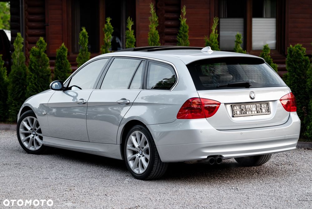 BMW Seria 3 330xi - 9