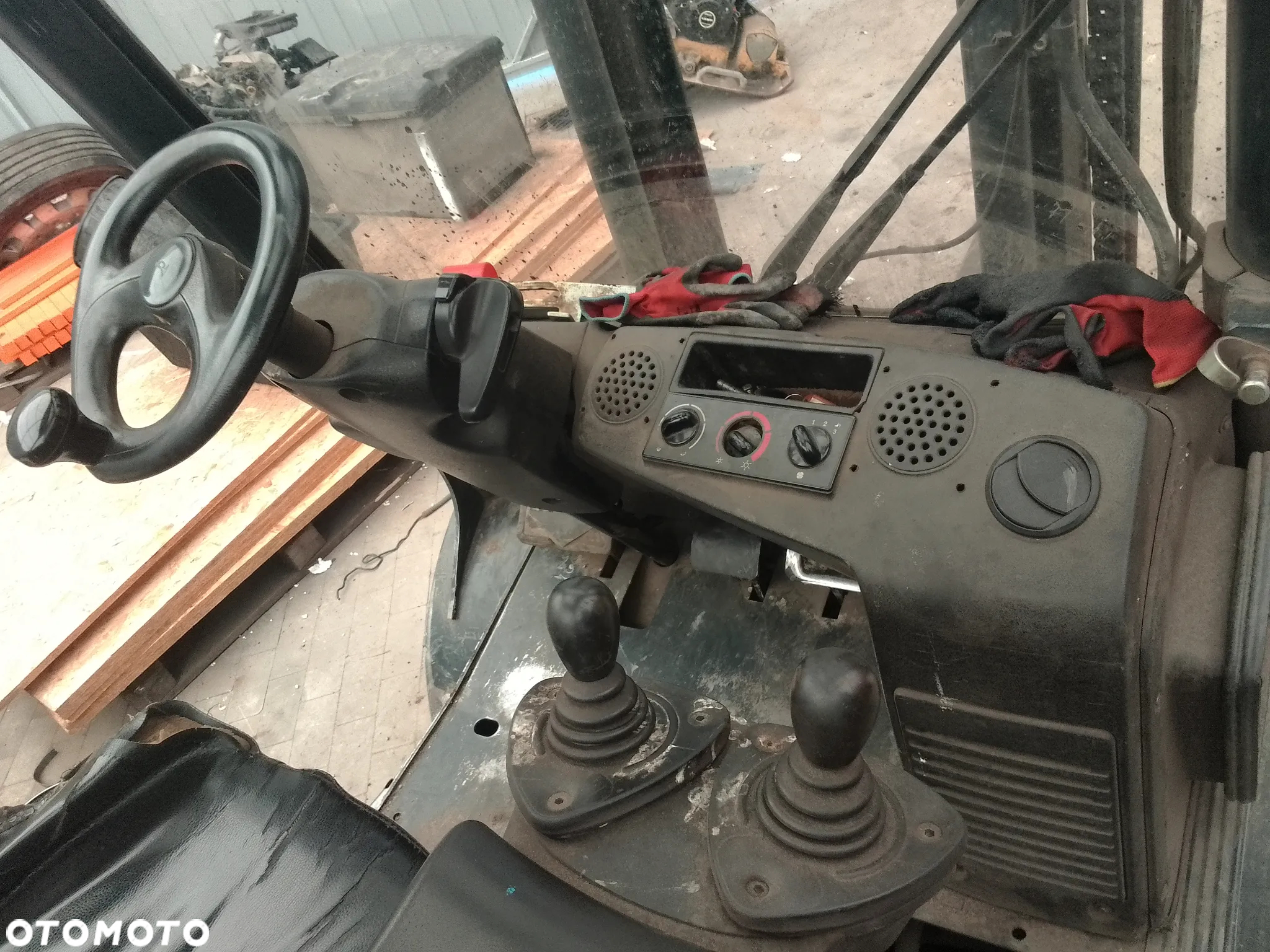 WÓZEK WIDŁOWY LINDE H25T 2008R - SPRAWNY - 17