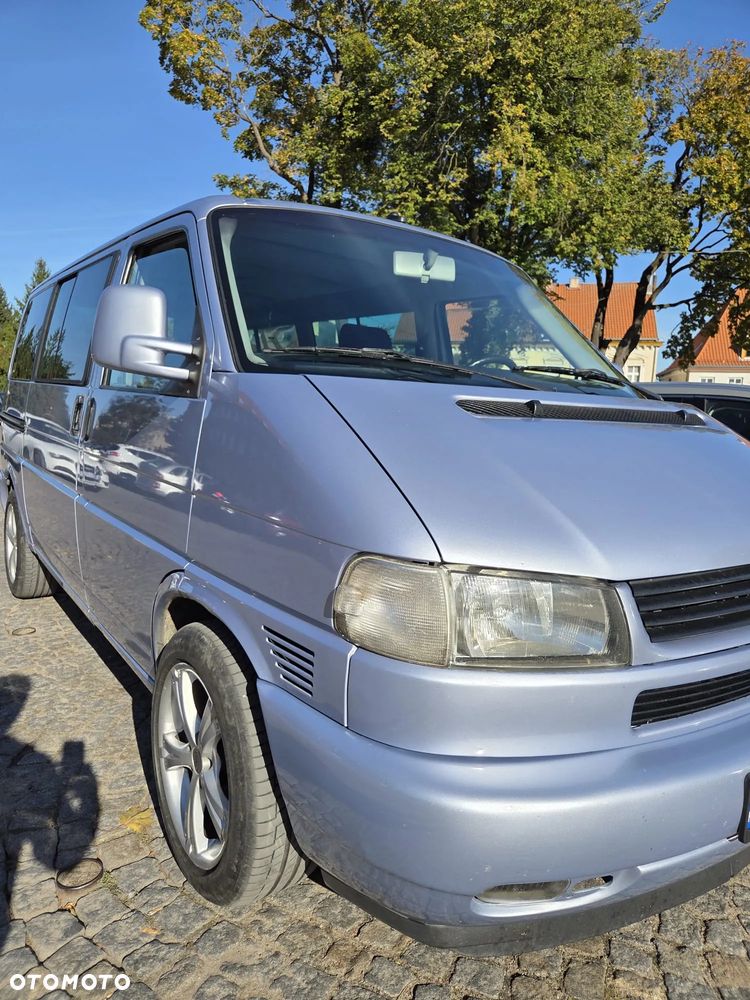 Volkswagen Caravelle - 9