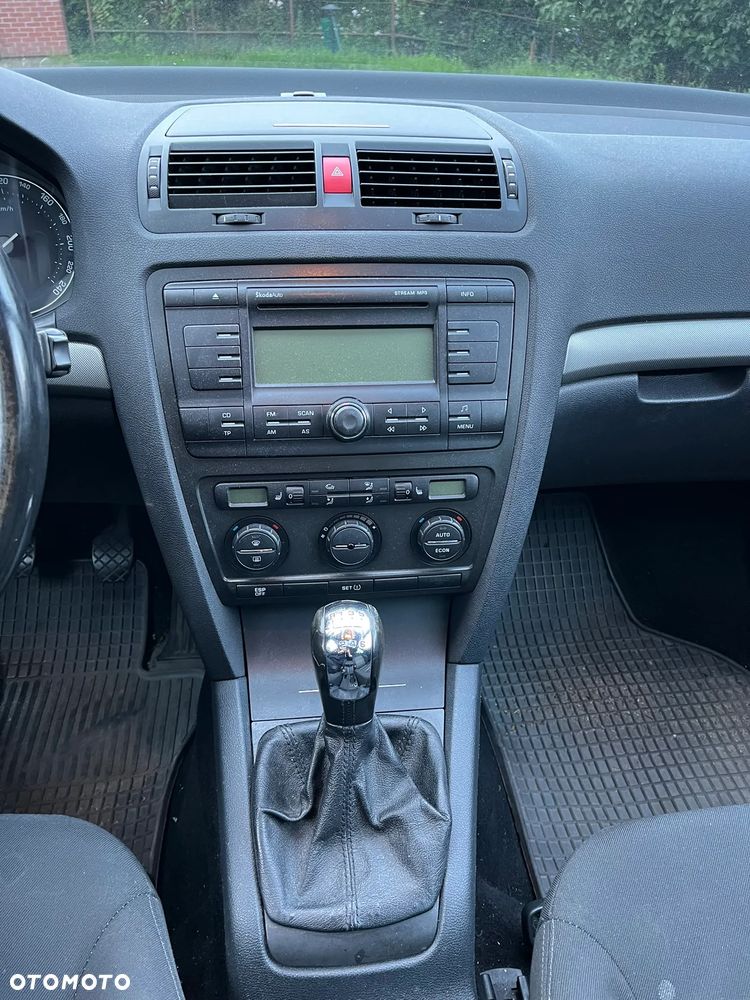 Skoda Octavia 1.8 TSI Ambiente - 22
