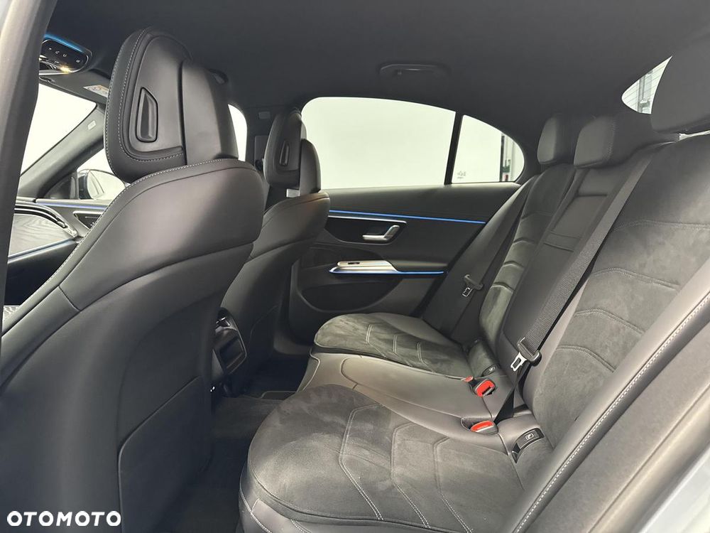 Mercedes-Benz Klasa E 200 9G-TRONIC AMG Line NIGHT Edition - 20