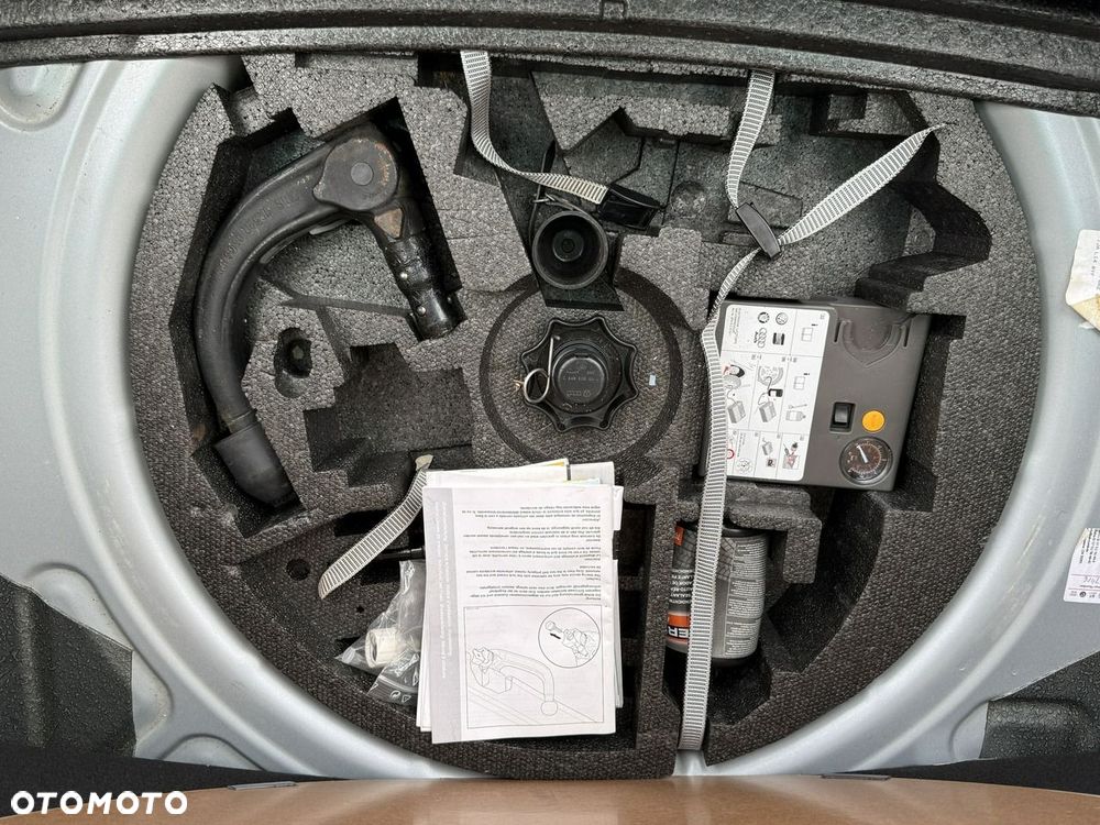Volkswagen Golf Plus - 33