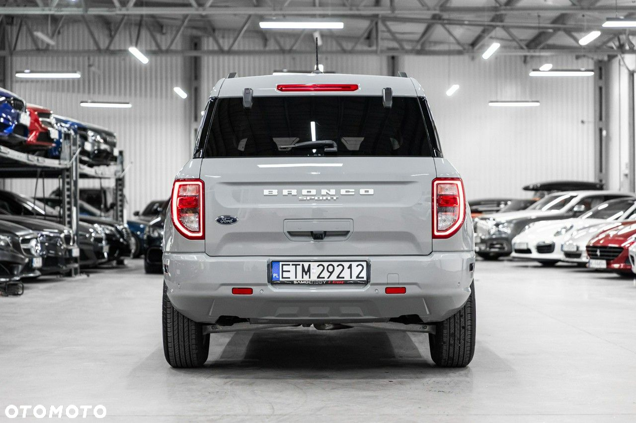 Ford Bronco - 10