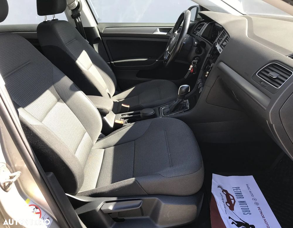 Volkswagen Golf - 17