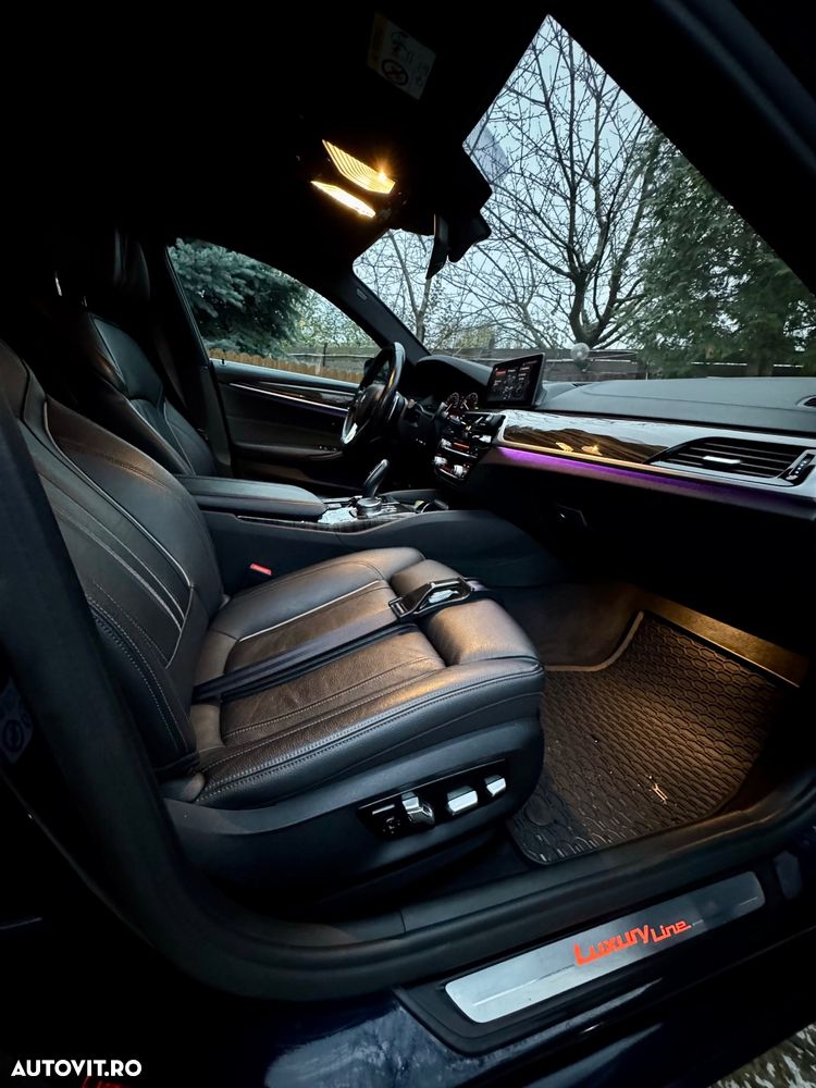 BMW Seria 5 520i Aut. Luxury Line - 9