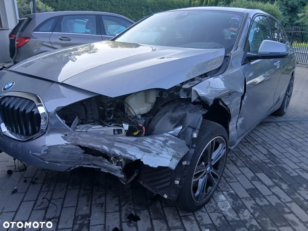 BMW 1 серии F40 (2019-) 120d Sport Line Shadow sport, 2024
