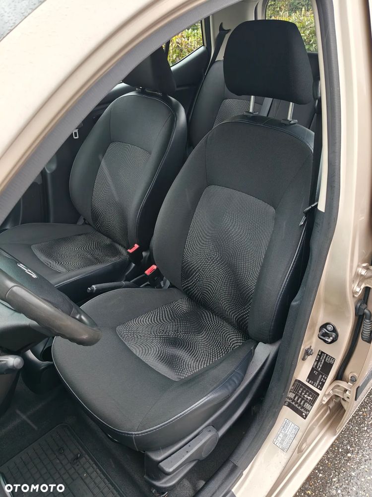 Hyundai i10 1.1 Comfort - 10