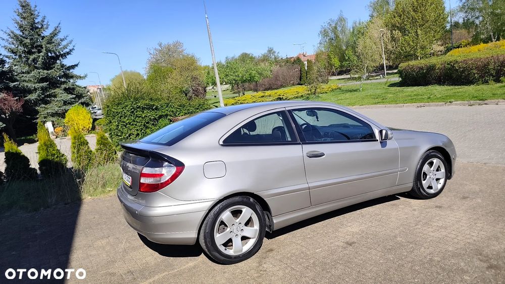 Mercedes-Benz Klasa C 200 Kompressor Automatik Sport Edition - 17