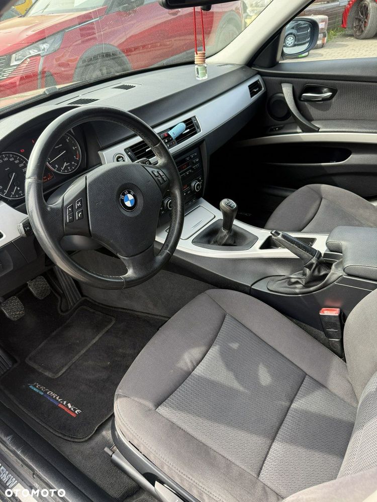 BMW Seria 3 318i Edition Exclusive - 6