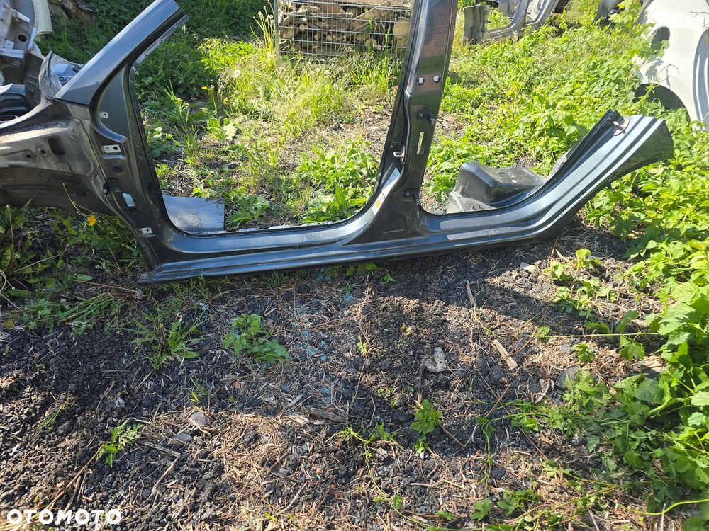 Próg lewy skoda Fabia III kombi - 2