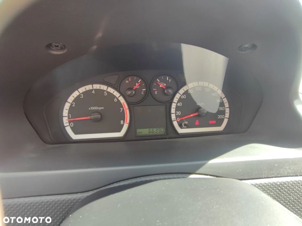 Chevrolet Aveo 1.2 16V Base / Classic - 19