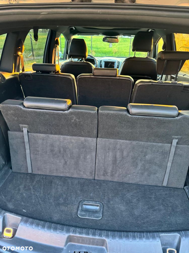 Ford S-Max - 11