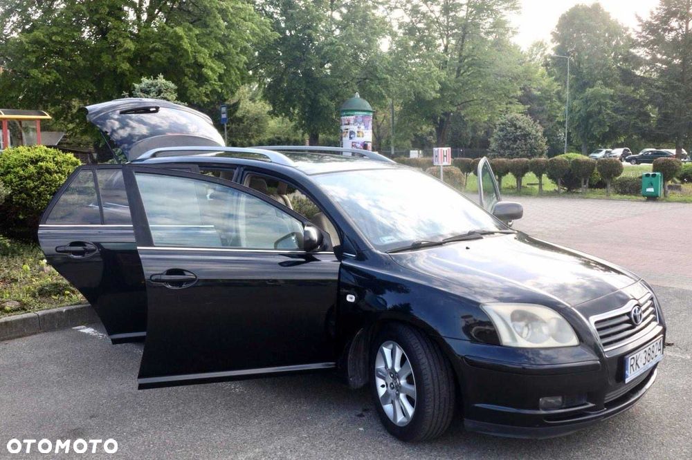 Toyota Avensis - 2