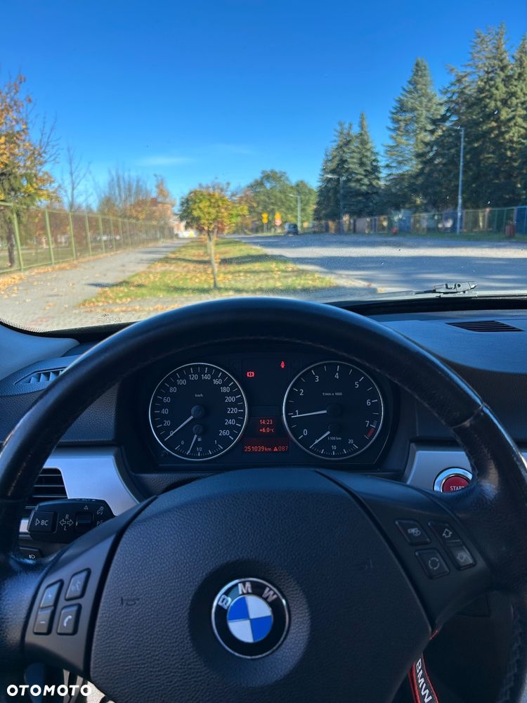 BMW Seria 3 325i - 14