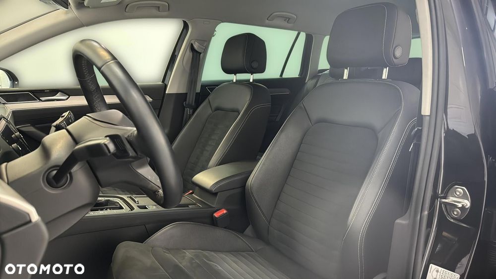 Volkswagen Passat 2.0 TDI EVO Elegance DSG - 12