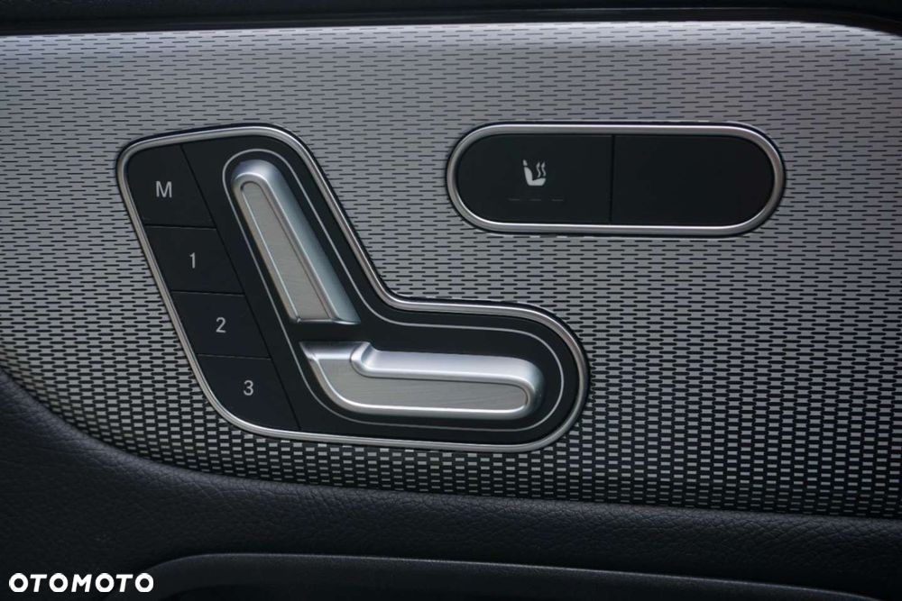 Mercedes-Benz GLB 200 mHEV 7G-DCT - 14
