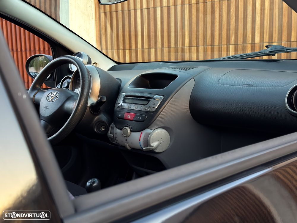 Toyota Aygo 1.0 + AC - 5
