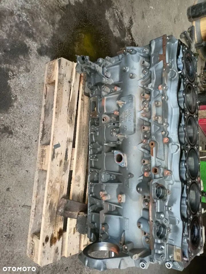 SŁUPEK SILNIKA    DAF XF 106 lift 480 - 3